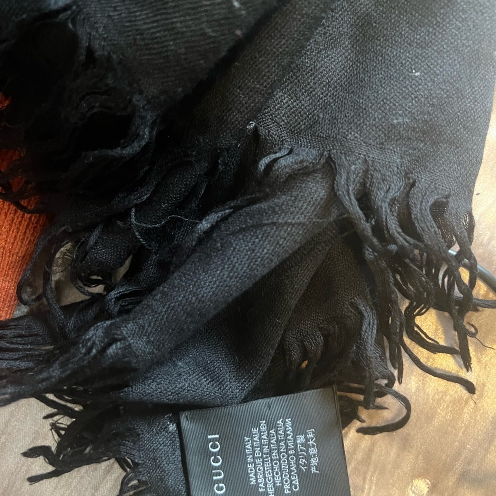 Cucci shawl - Picture 8 of 11